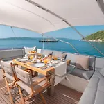 Private Yacht - Princess 72 Fly
