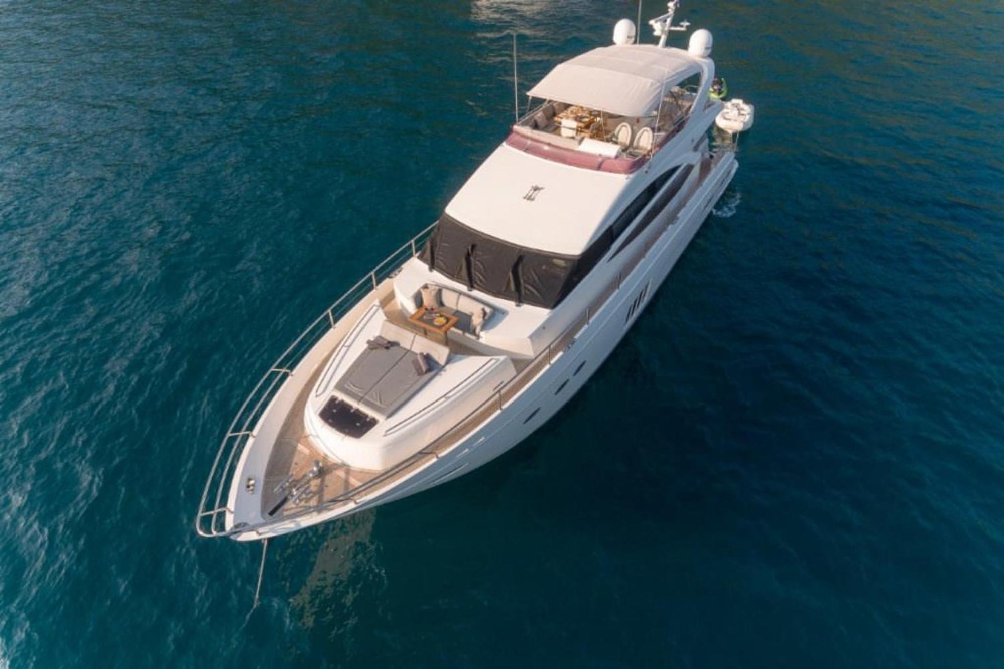 Private Yacht - Princess 72 Fly Holiday home Split