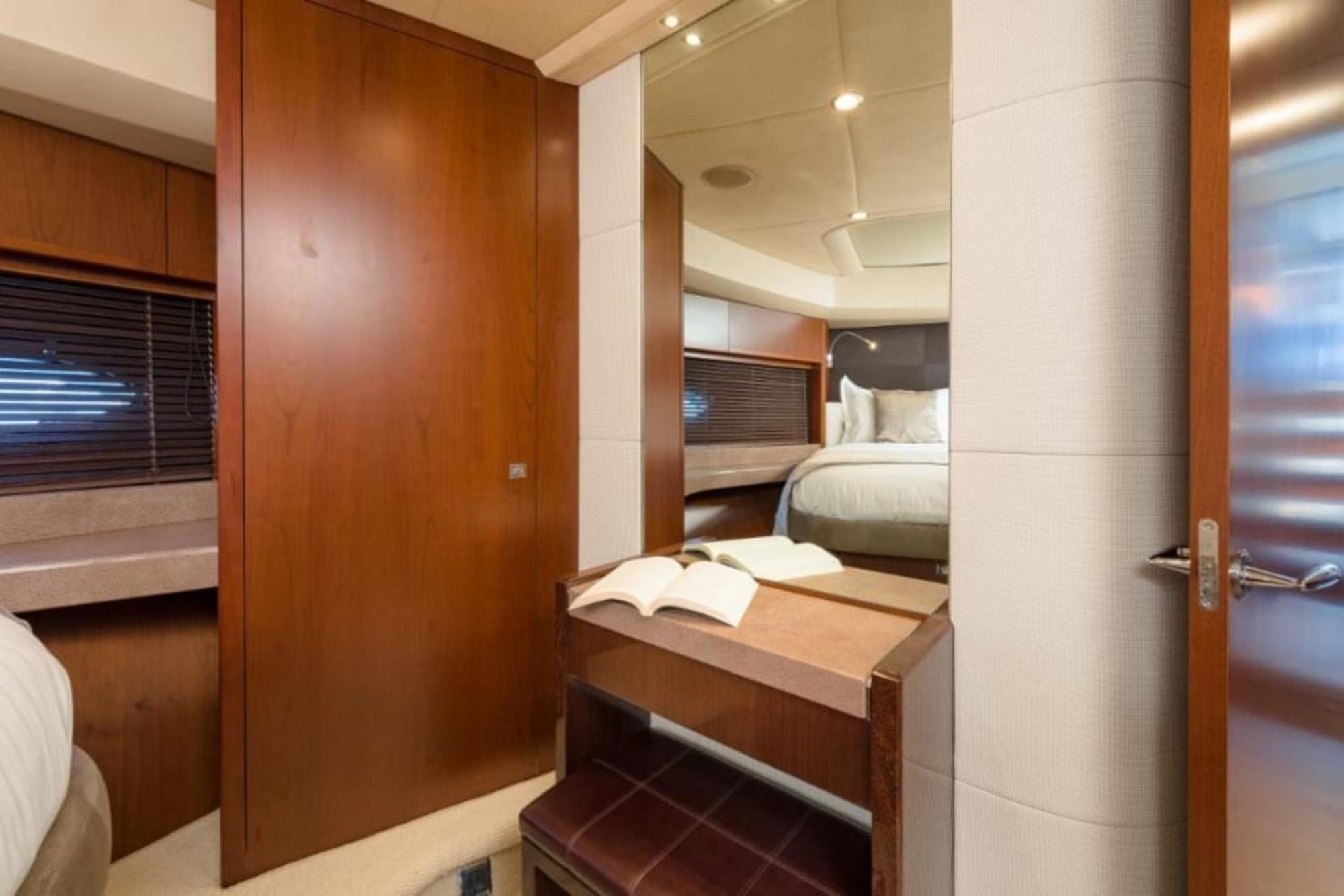 Holiday home Private Yacht - Princess 72 Fly